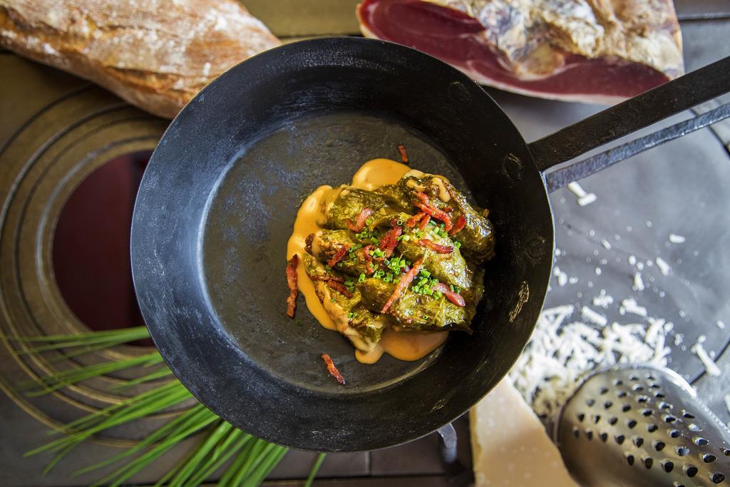 Casa Toedi Restaurant Hotel Trun Kültér fotó