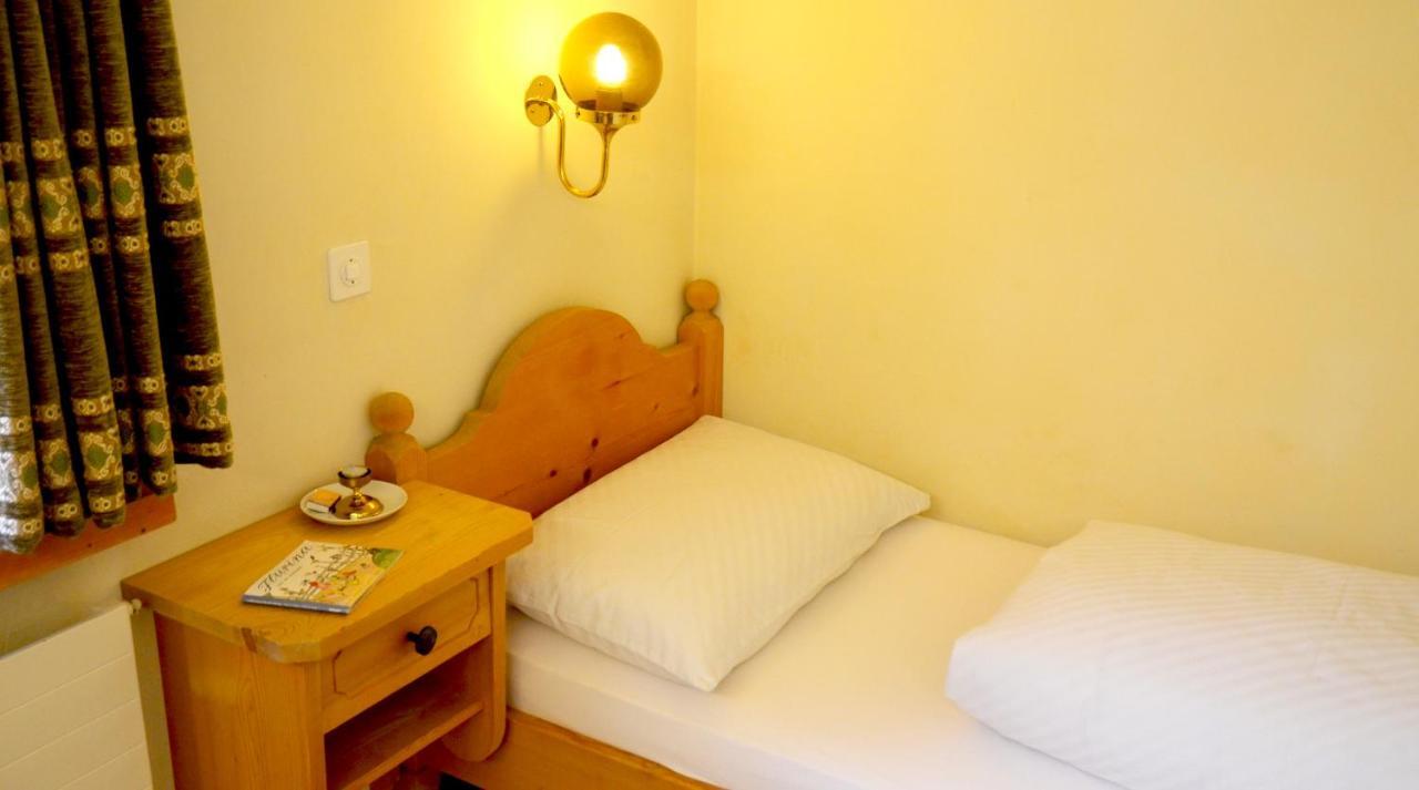 Casa Toedi Restaurant Hotel Trun Kültér fotó
