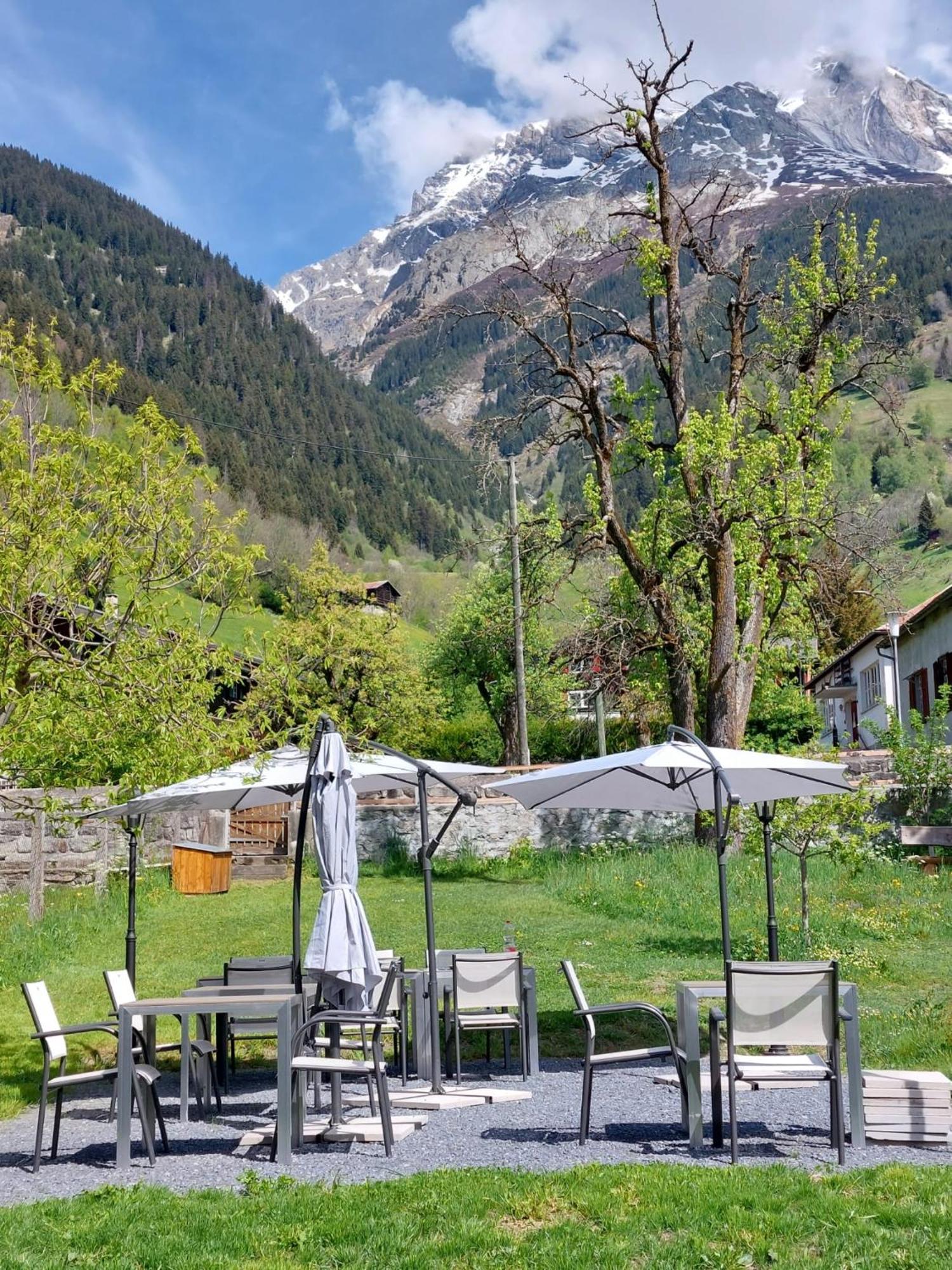 Casa Toedi Restaurant Hotel Trun Kültér fotó