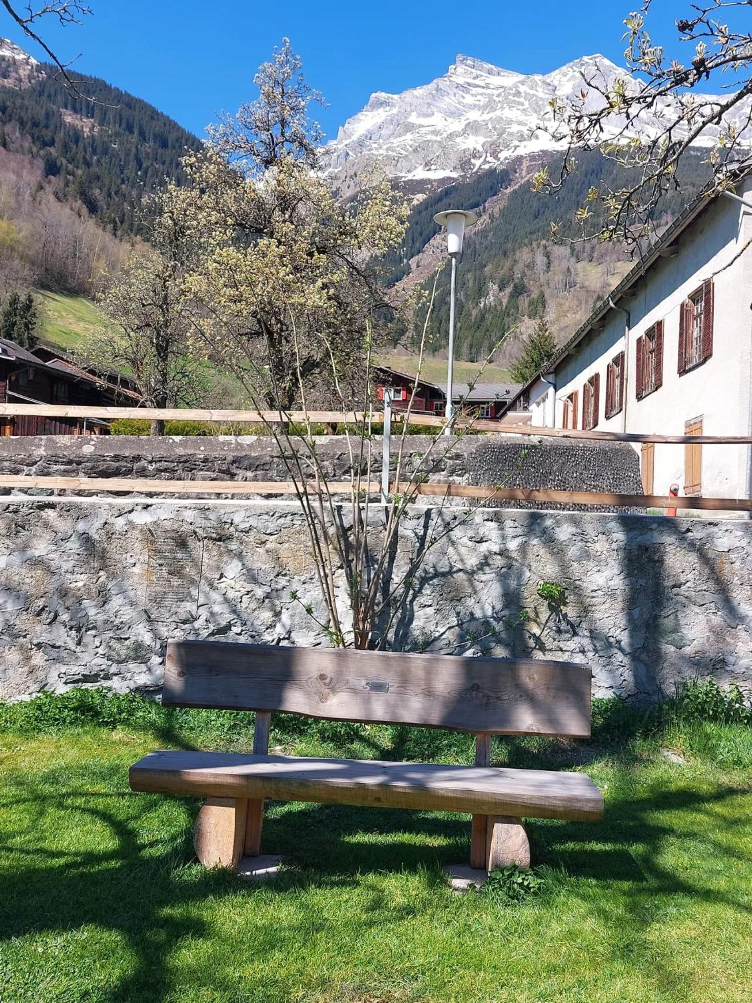 Casa Toedi Restaurant Hotel Trun Kültér fotó