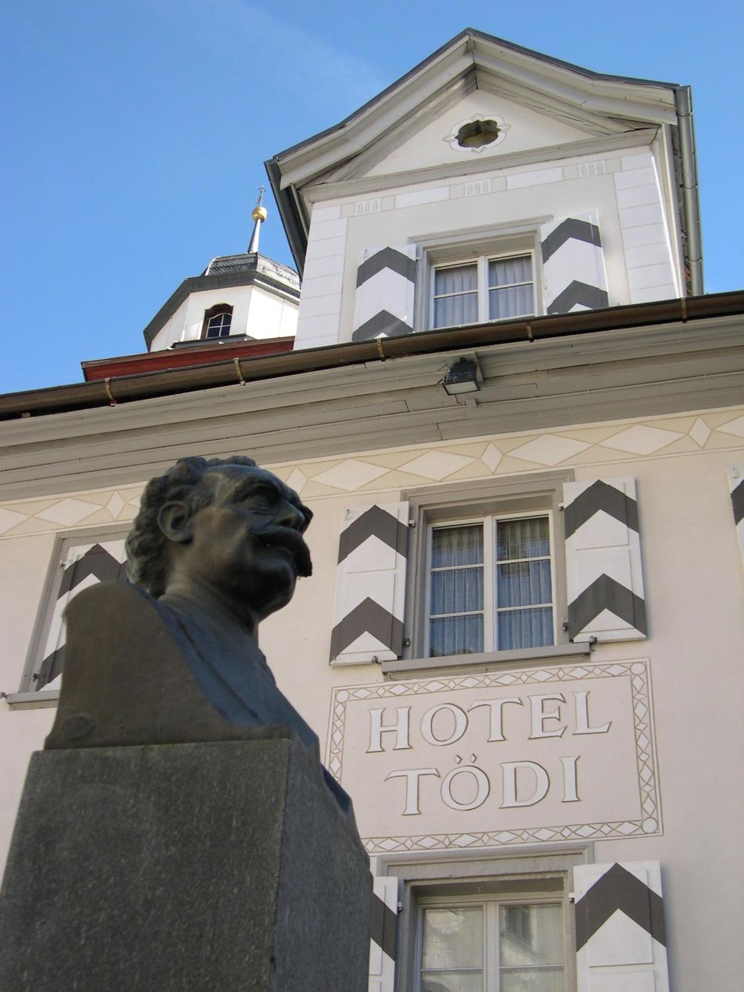 Casa Toedi Restaurant Hotel Trun Kültér fotó